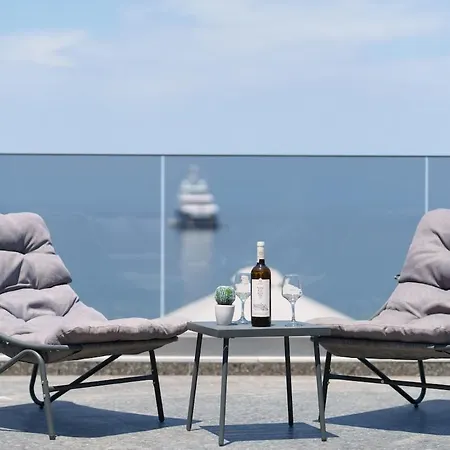 Ristanis Blue Mare Beachfront Retreat Apartament